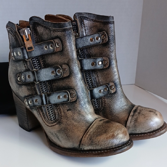 FreeBird Beckett Distressed Leather Zip Up High Heel Ankle Boots Size 9 - Picture 4 of 16